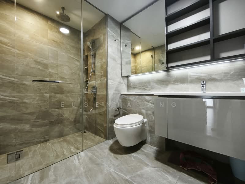 Lake Grande, 2 Jurong Lake Link, 2 Bedrooms, 614 sqft, Condominium For Sale, by Eugenia Ang, 500162874 - Bathroom - PropertyGuru.com.sg