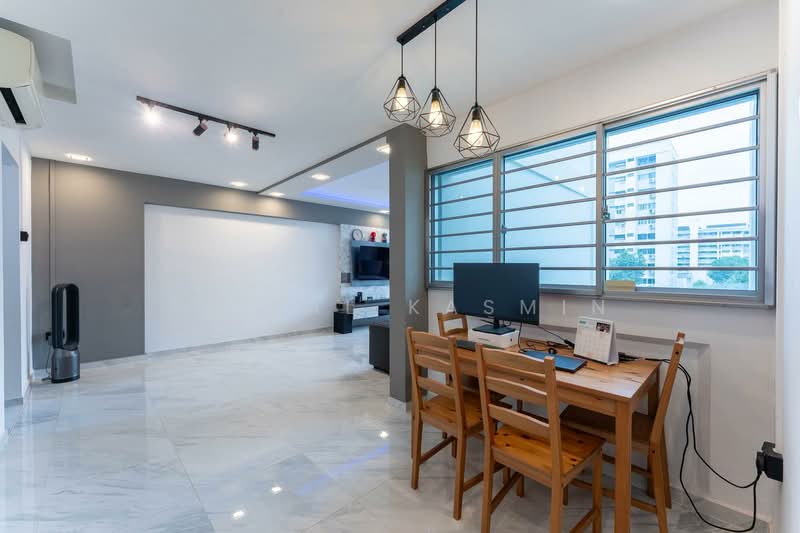 297 Tampines Street 22, 297 Tampines Street 22, 3 Bedrooms, 1,130 sqft, HDB Flat For Sale, by Faizal Kasmin, 500162882 - Living Room - PropertyGuru.com.sg