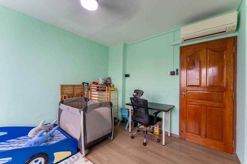 297 Tampines Street 22, 297 Tampines Street 22, 3 Bedrooms, 1,130 sqft, HDB Flat For Sale, by Faizal Kasmin, 500162882 - Bedroom - PropertyGuru.com.sg