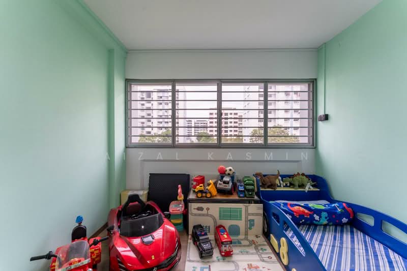297 Tampines Street 22, 297 Tampines Street 22, 3 Bedrooms, 1,130 sqft, HDB Flat For Sale, by Faizal Kasmin, 500162882 - Bedroom - PropertyGuru.com.sg