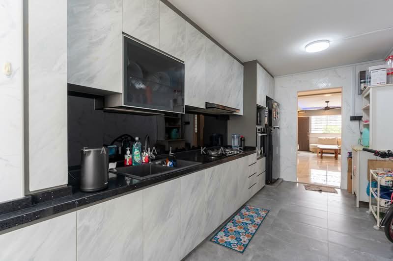 297 Tampines Street 22, 297 Tampines Street 22, 3 Bedrooms, 1,130 sqft, HDB Flat For Sale, by Faizal Kasmin, 500162882 - Kitchen - PropertyGuru.com.sg
