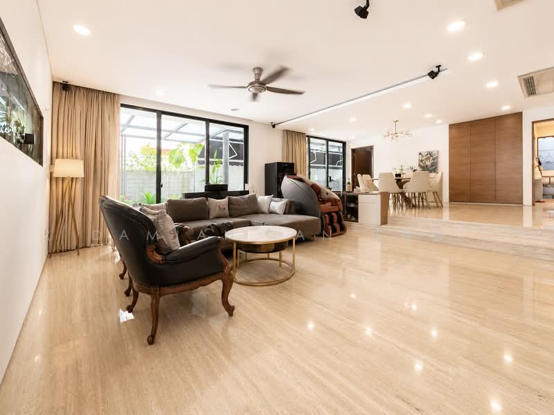 ⭐️1 KM OF NYPS & RGPS | RARE DUCHESS PLACE SEMI-D | NEAR TAN KAH KEE MRT, BOTANIC GARDEN & MARKET!⭐️, Duchess Place Namly Setangkai Coronation King's Queen's Princess of Wales Duke's Watten Hillcrest Greenwood Shelford Greenview Greenmead Linden Naga Sari Pandan Vanda Lily Lemon Lasia Lantana Redwood Cypress Maple Fir Lim Tai See Haji Alias Allamanda, 5 Bedrooms, 5,000 sqft, Semi-Detached House For Sale, by Damian Tan 陈係赈, 500162886 - Living Room - PropertyGuru.com.sg