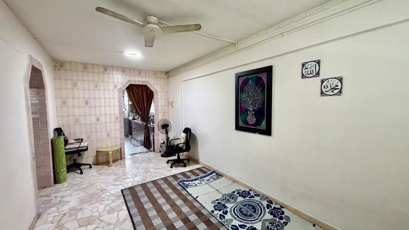 146 Bukit Batok West Avenue 6, 146 Bukit Batok West Avenue 6, Dairy Farm / Bukit Panjang / Choa Chu Kang, 2 Bedrooms, 732 sqft, HDB Flat For Sale, by Ray Faris Zainol, 500162898 - Living Room - PropertyGuru.com.sg