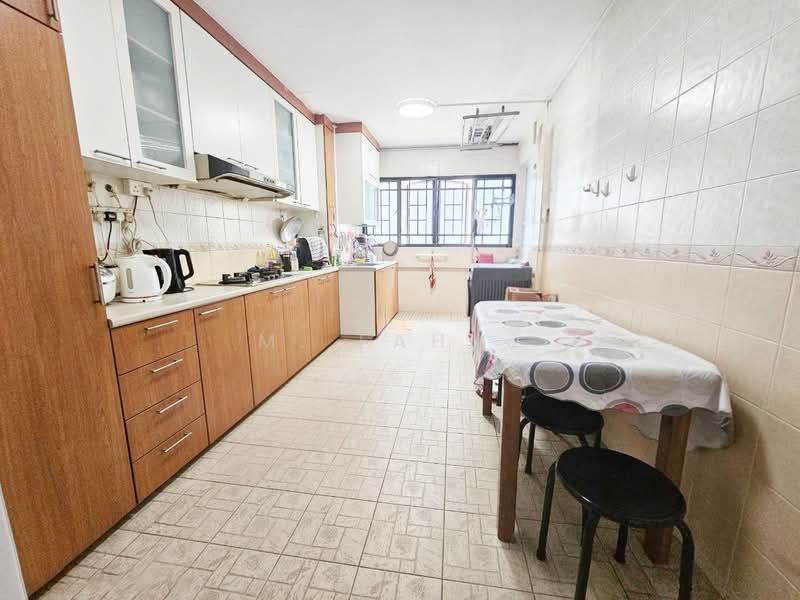 102 Woodlands Street 13, 102 Woodlands Street 13, 2 Bedrooms, 721 sqft, HDB Flat For Sale, by M. Fahmi, 500162900 - Kitchen - PropertyGuru.com.sg