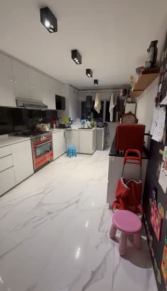 716 Clementi West Street 2, 716 Clementi West Street 2, Room Rental, 250 sqft, HDB Flat For Rent, by Syafiqah Rahman, 500162913 - Kitchen - PropertyGuru.com.sg