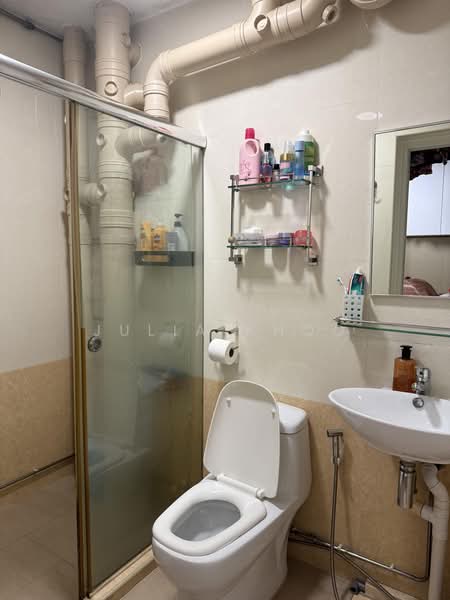 286C Toh Guan Road, 286C Toh Guan Road, 4 Bedrooms, 1,539 sqft, HDB Flat For Sale, by Julia Khoo, 500162916 - Bathroom - PropertyGuru.com.sg