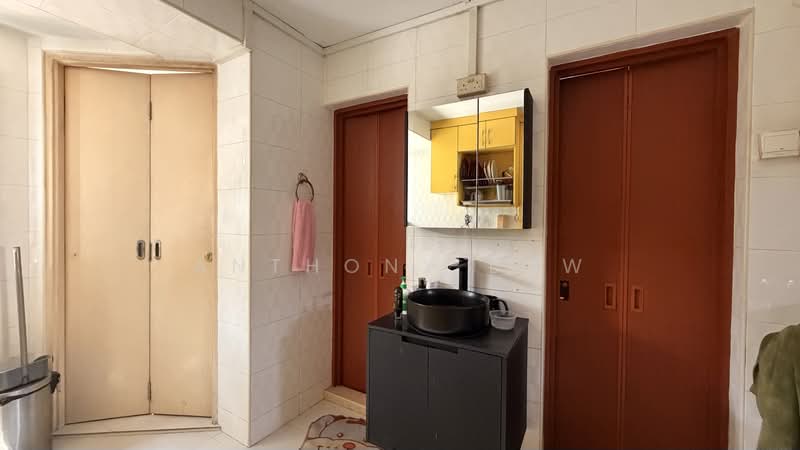 21 Ghim Moh Road, 21 Ghim Moh Road, 3 Bedrooms, 699 sqft, HDB Flat For Sale, by Anthony Low, 500162917 - Bathroom - PropertyGuru.com.sg