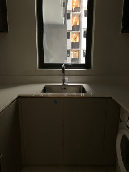 Riverfront Residences, 41 Hougang Avenue 7, 3 Bedrooms, 915 sqft, Condominium For Rent, by Zac Mohd, 500162920 - Kitchen - PropertyGuru.com.sg