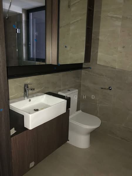 Riverfront Residences, 41 Hougang Avenue 7, 3 Bedrooms, 915 sqft, Condominium For Rent, by Zac Mohd, 500162920 - Bathroom - PropertyGuru.com.sg