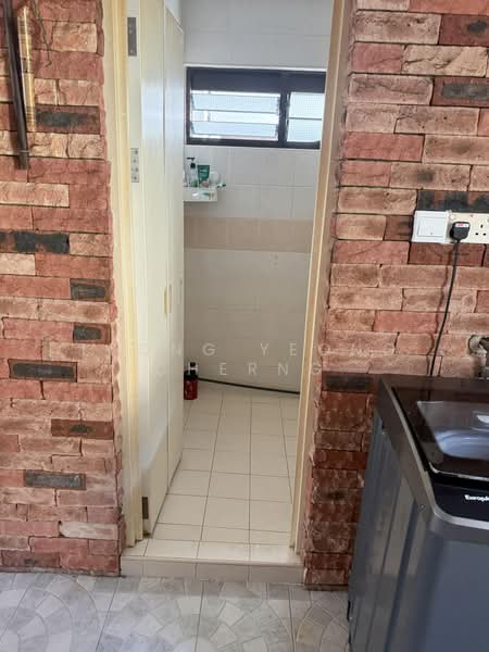 27 New Upper Changi Road, 27 New Upper Changi Road, 2 Bedrooms, 700 sqft, HDB Flat For Rent, by Leong Yeong Cherng, 500162921 - Bathroom - PropertyGuru.com.sg