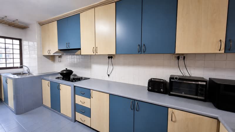 402 Bedok North Avenue 3, 402 Bedok North Avenue 3, 2 Bedrooms, 721 sqft, HDB Flat For Sale, by Frederick Foo, 500162923 - Kitchen - PropertyGuru.com.sg