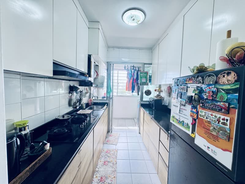 622C Punggol Central, 622C Punggol Central, 2 Bedrooms, 742 sqft, HDB Flat For Sale, by Shamir (Agent SAM), 500162924 - Kitchen - PropertyGuru.com.sg