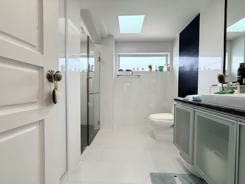Freehold Near Mrt renovated landed for sale, , 6 Bedrooms, 3,500 sqft, Terraced House For Sale, by Rain Xie 谢燕瑜, 500162928 - Bathroom - PropertyGuru.com.sg