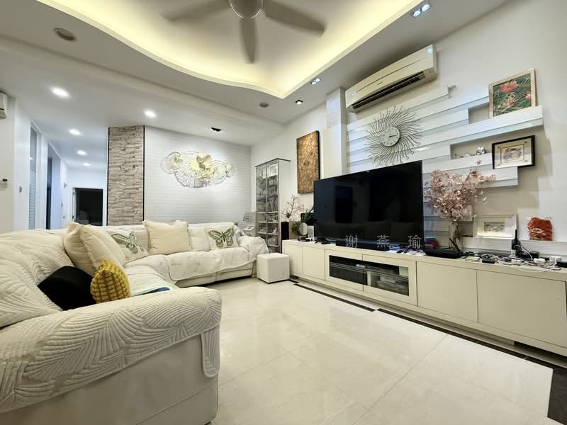 Freehold Near Mrt renovated landed for sale, , 6 Bedrooms, 3,500 sqft, Terraced House For Sale, by Rain Xie 谢燕瑜, 500162928 - Living Room - PropertyGuru.com.sg