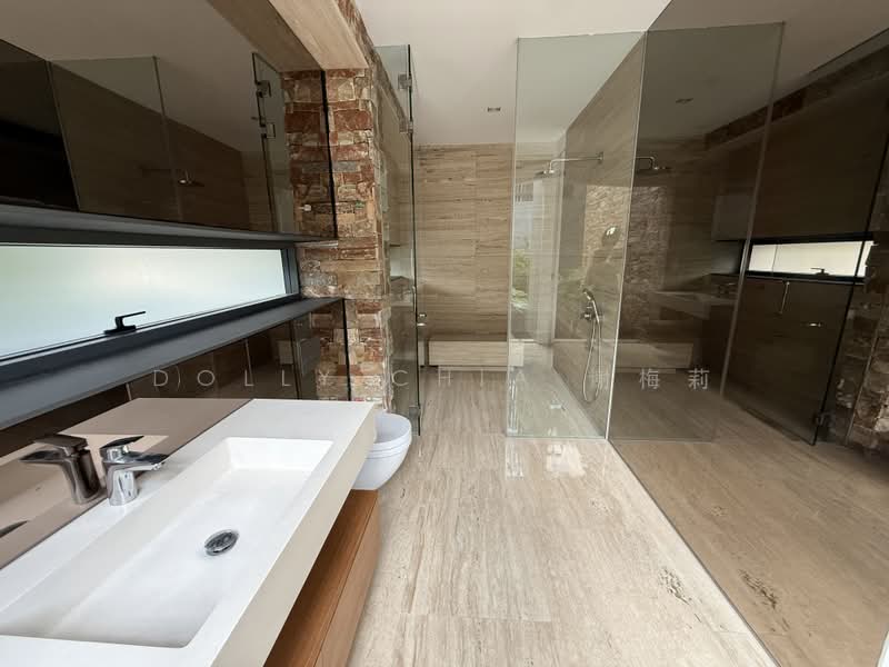 King Albert Park GCB, Leedon Road, Belmont Road, Bin Tong Park, Oei Tiong Ham Park, Swettenham Road, Peirce Road, Queen Astrid Park, Cornwall Gardens, Cluny Road, Cluny Park Road, Holland Road, 5 Bedrooms, 10,500 sqft, Good Class Bungalow For Rent, by Dolly Chia 谢梅莉, 500162933 - Bathroom - PropertyGuru.com.sg