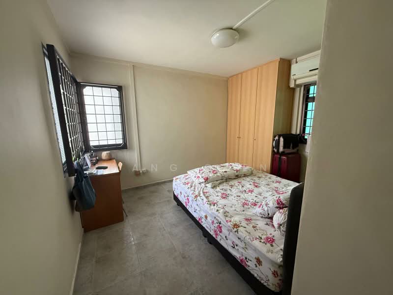 108 Rivervale Walk, 108 Rivervale Walk, 3 Bedrooms, 1,088 sqft, HDB Flat For Rent, by Yang Chen, 500162940 - Master bedroom - PropertyGuru.com.sg