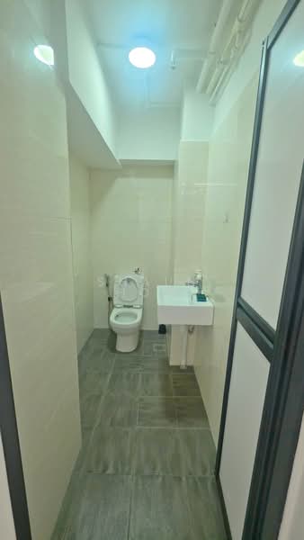 Northpoint Bizhub, 2 Yishun Industrial Street 1, 1,604 sqft, Light Industrial (B1) For Rent, by Shaun How, 500162944 - Bathroom - CommercialGuru.com.sg