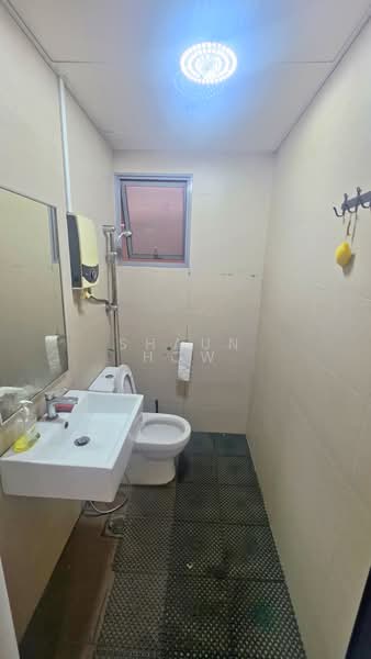 Northpoint Bizhub, 2 Yishun Industrial Street 1, 1,604 sqft, Light Industrial (B1) For Rent, by Shaun How, 500162944 - Bathroom - CommercialGuru.com.sg