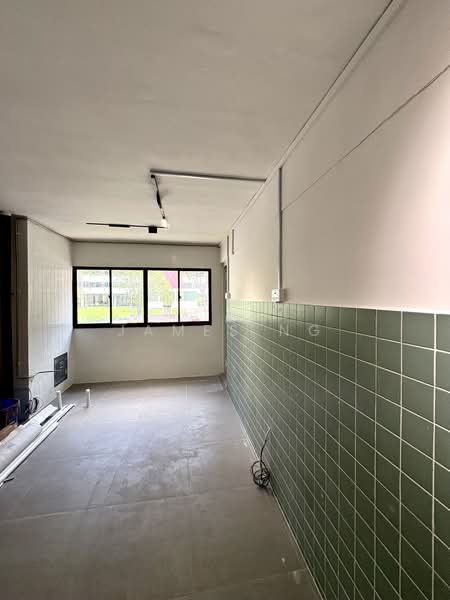 608 Ang Mo Kio Avenue 5, 608 Ang Mo Kio Avenue 5, 3 Bedrooms, 721 sqft, HDB Flat For Rent, by James Ng, 500162954 - Kitchen - Pending carpentry installation - PropertyGuru.com.sg