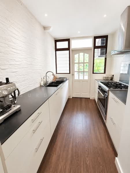 Tanglin Park, 1B Ridley Park, 3 Bedrooms, 1,335 sqft, Condominium For Rent, by Gurdip Sidhu, 500162957 - Kitchen - PropertyGuru.com.sg