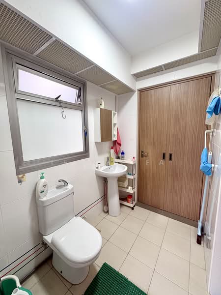 408B Northshore Drive, 408B Northshore Drive, 1 Bedroom, 506 sqft, HDB Flat For Rent, by Leon Chea, 500162959 - Bathroom - PropertyGuru.com.sg