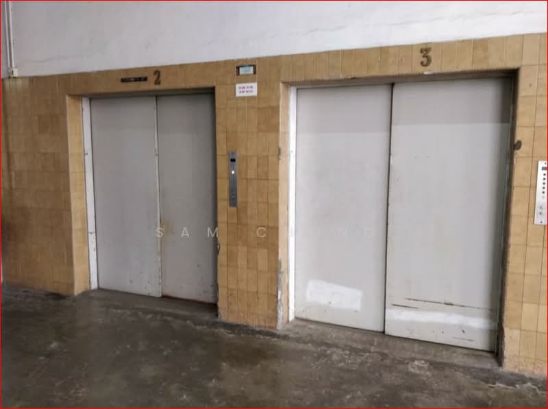 Mayfair Industrial Building, 51 Jalan Pemimpin, 1,455 sqft, Light Industrial (B1) For Rent, by Sam Chong, 500162961 - Corridor - CommercialGuru.com.sg