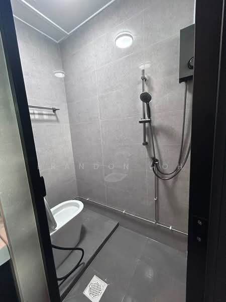 48 Sims Place, 48 Sims Place, 2 Bedrooms, 750 sqft, HDB Flat For Rent, by Brandon Loh, 500162970 - Bathroom - PropertyGuru.com.sg