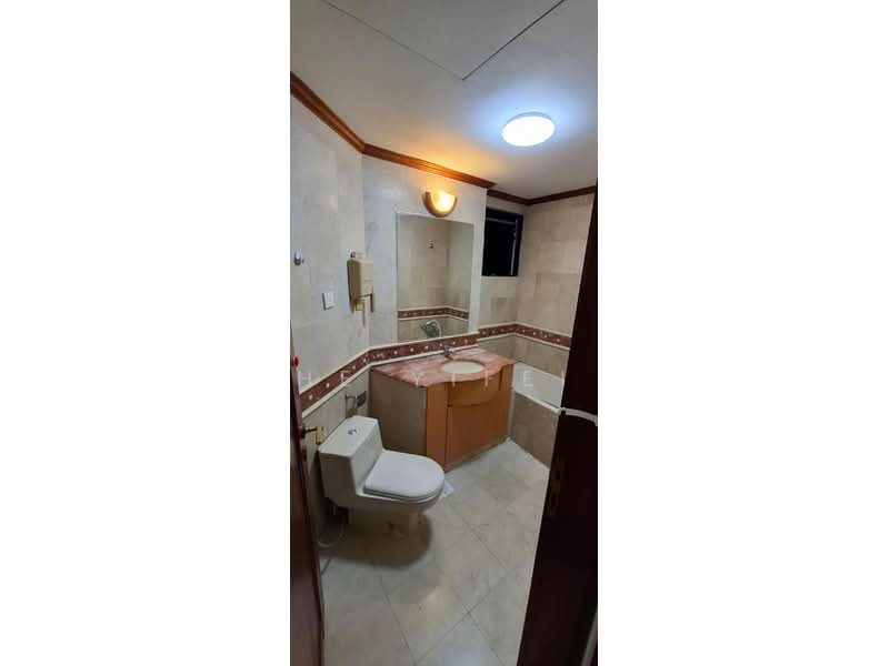 Eastpoint Green, 1 Simei Street 3, 3 Bedrooms, 1,184 sqft, Condominium For Rent, by He Yifei, 500162974 - Bathroom - PropertyGuru.com.sg