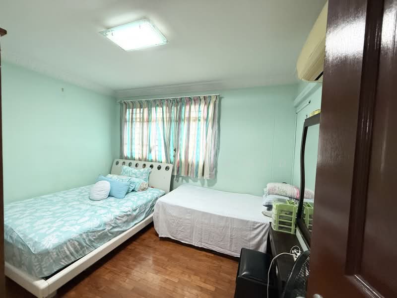 678D Jurong West Street 64, 678D Jurong West Street 64, 3 Bedrooms, 1,184 sqft, HDB Flat For Sale, by Hans (Hamid Salleh), 500162975 - Bedroom - PropertyGuru.com.sg