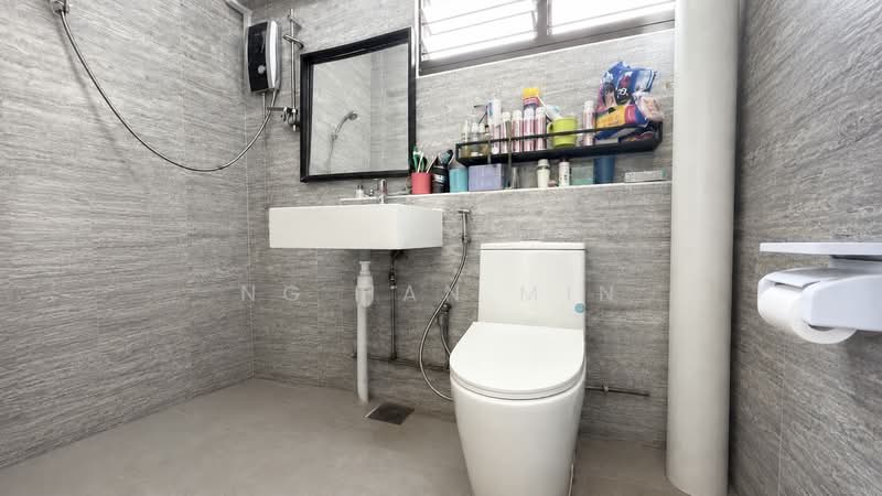 873 Woodlands Street 81, 873 Woodlands Street 81, 3 Bedrooms, 1,238 sqft, HDB Flat For Sale, by Ng Han Min, 500162976 - Bathroom - PropertyGuru.com.sg