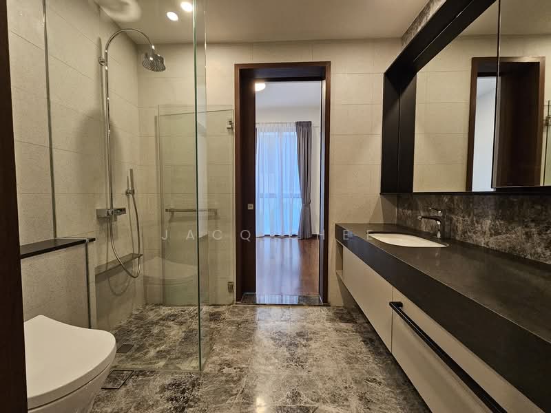 Parksuites, 18 Holland Grove Road, 2 Bedrooms, 786 sqft, Condominium For Sale, by Jacq Chee, 500162987 - Bathroom - PropertyGuru.com.sg