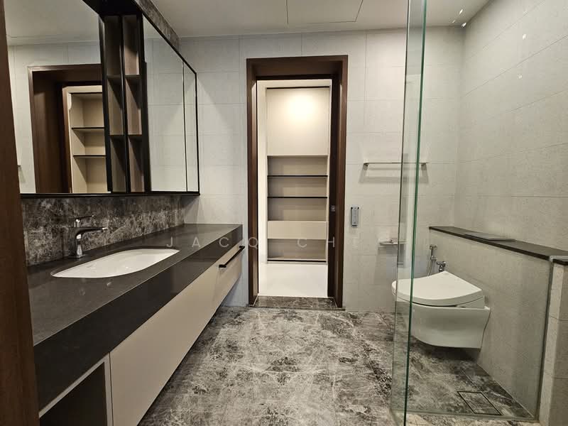Parksuites, 18 Holland Grove Road, 2 Bedrooms, 786 sqft, Condominium For Sale, by Jacq Chee, 500162987 - Bathroom - PropertyGuru.com.sg