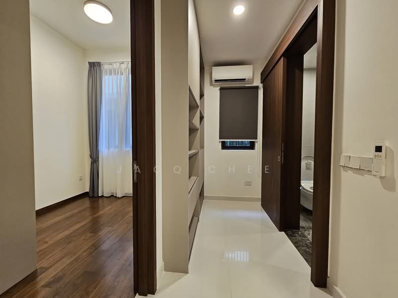 Parksuites, 18 Holland Grove Road, 2 Bedrooms, 786 sqft, Condominium For Sale, by Jacq Chee, 500162987 - Bedroom - PropertyGuru.com.sg