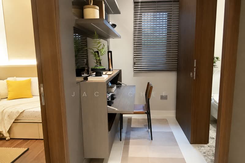Parksuites, 18 Holland Grove Road, 2 Bedrooms, 786 sqft, Condominium For Sale, by Jacq Chee, 500162987 - Study - PropertyGuru.com.sg