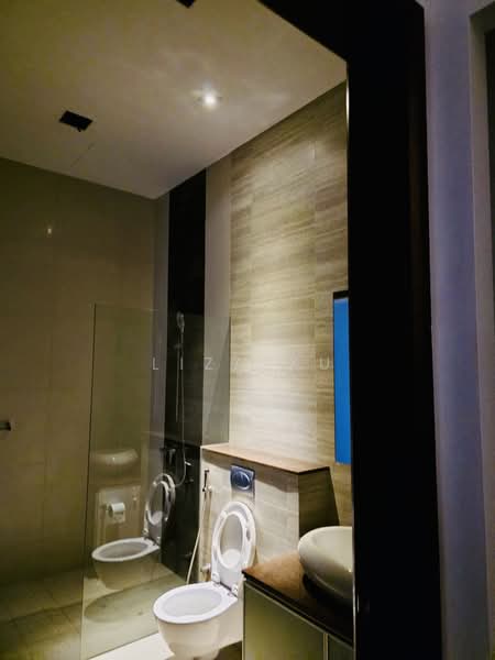Serangoon Gardens Estate, Hythe Road, 7 Bedrooms, 5,000 sqft, Semi-Detached House For Rent, by Liza Xu, 500162995 - Bathroom - PropertyGuru.com.sg