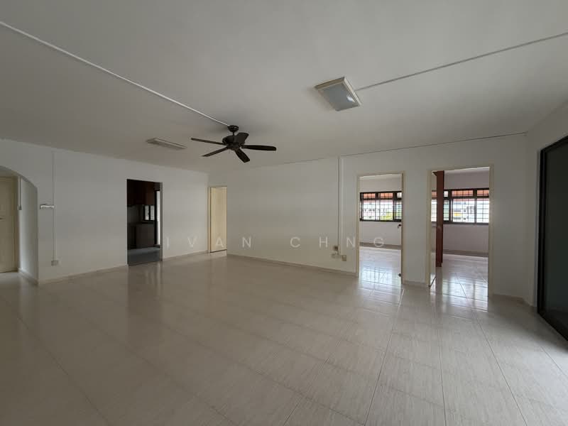 627 Choa Chu Kang Street 62, 627 Choa Chu Kang Street 62, 3 Bedrooms, 1,313 sqft, HDB Flat For Sale, by Ivan Chng, 500162999 - Living Room - PropertyGuru.com.sg