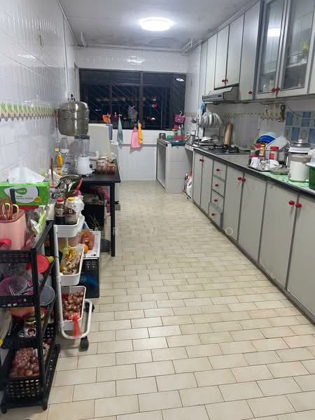 242 Serangoon Avenue 3, 242 Serangoon Avenue 3, 3 Bedrooms, 1,330 sqft, HDB Flat For Rent, by Karen Neo, 500163000 - Kitchen - PropertyGuru.com.sg
