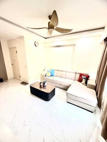 234B Sumang Lane, 234B Sumang Lane, 3 Bedrooms, 1,001 sqft, HDB Flat For Sale, by Azi Rahman, 500163020 - Living Room - PropertyGuru.com.sg