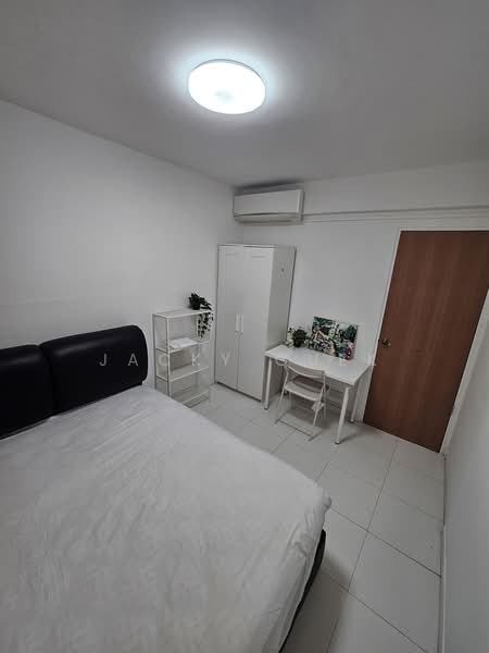 Lucky Plaza, 304 Orchard Road, Room Rental, 120 sqft, Apartment For Rent, by Jacky Quek, 500163030 - Bedroom - PropertyGuru.com.sg