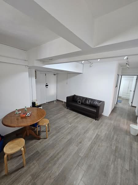 Lucky Plaza, 304 Orchard Road, Room Rental, 120 sqft, Apartment For Rent, by Jacky Quek, 500163030 - Living Room - PropertyGuru.com.sg