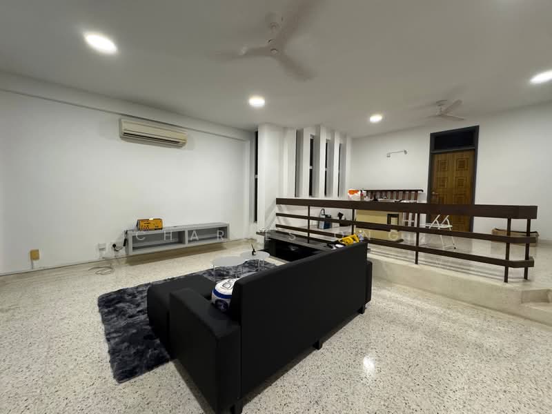 Spacious Common & En-Suite Rooms for Rent in a Semi-Detached, , Room Rental, 150 sqft, Semi-Detached House For Rent, by Charles Ong, 500163031 - Living Room - PropertyGuru.com.sg