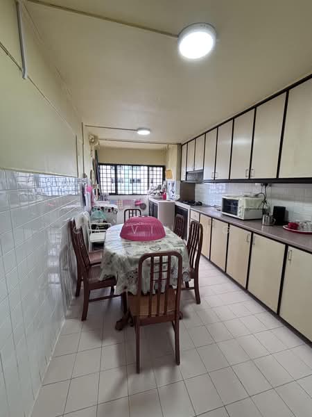 212 Ang Mo Kio Avenue 3, 212 Ang Mo Kio Avenue 3, 2 Bedrooms, 721 sqft, HDB Flat For Rent, by Calvin Ng, 500163045 - Kitchen - PropertyGuru.com.sg