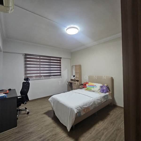551 Jurong West Street 42, 551 Jurong West Street 42, 4 Bedrooms, 1,442 sqft, HDB Flat For Sale, by Grace Conny Tan, 500163046 - Bedroom - PropertyGuru.com.sg
