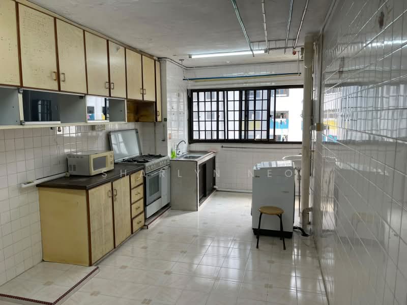 129 Bedok North Street 2, 129 Bedok North Street 2, 2 Bedrooms, 721 sqft, HDB Flat For Sale, by Sharlyn Neo, 500163052 - Kitchen - PropertyGuru.com.sg
