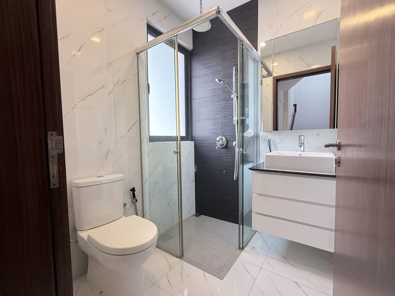 Urban Vista, 2 Tanah Merah Kechil Link, 2 Bedrooms, 1,249 sqft, Condominium For Sale, by Kin ,, 500163061 - Bathroom - PropertyGuru.com.sg