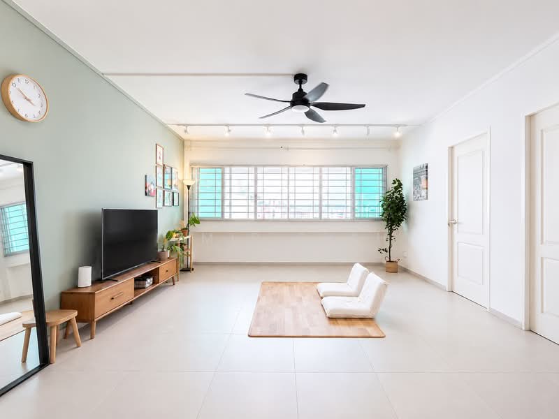 752 Choa Chu Kang North 5, 752 Choa Chu Kang North 5, 3 Bedrooms, 1,378 sqft, HDB Flat For Sale, by Izmir Shah, 500163062 - Living Room - PropertyGuru.com.sg