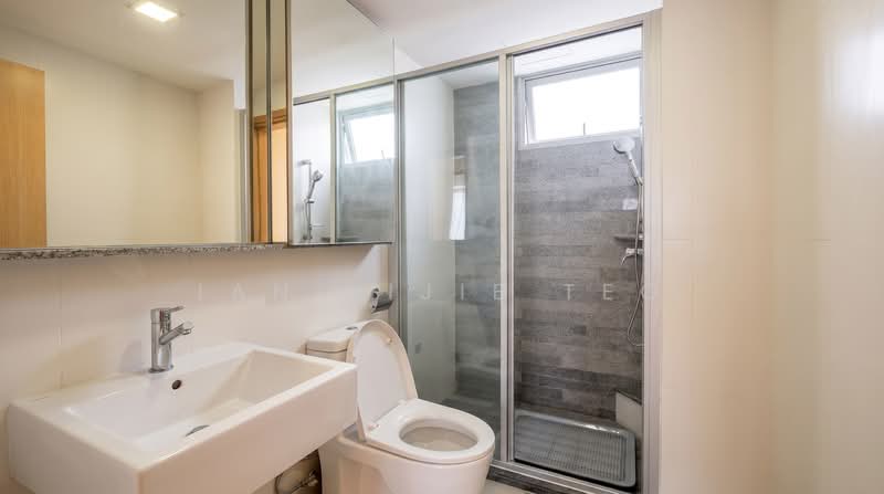 8 @ Mount Sophia, 10 Mount Sophia, 2 Bedrooms, 1,033 sqft, Condominium For Sale, by Ian Yijie Teo, 500163071 - Bathroom - PropertyGuru.com.sg
