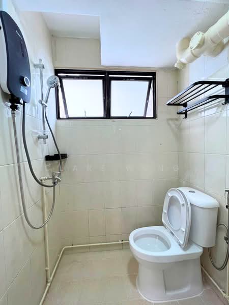 Clementi Shopping Centre, 354 Clementi Avenue 2, 1,614 sqft, Shop / Shophouse For Sale, by Clare Wong, 500163072 - Bathroom - CommercialGuru.com.sg