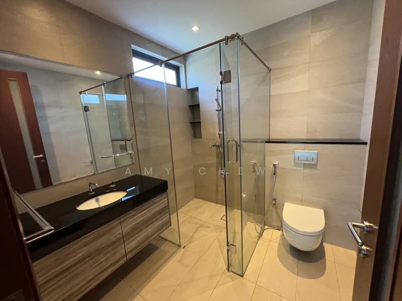 Modern Designer 3 Storey Detached with Roof Terrace Lift and Huge Pool, Victoria Park Rebecca Road, 7 Bedrooms, 10,000 sqft, Detached House For Rent, by Amy Chew, 500163096 - Bathroom - PropertyGuru.com.sg
