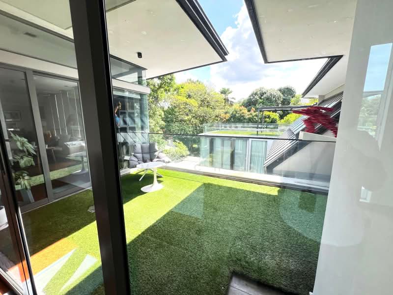 Modern Designer 3 Storey Detached with Roof Terrace Lift and Huge Pool, Victoria Park Rebecca Road, 7 Bedrooms, 10,000 sqft, Detached House For Rent, by Amy Chew, 500163096 - Balcony - PropertyGuru.com.sg
